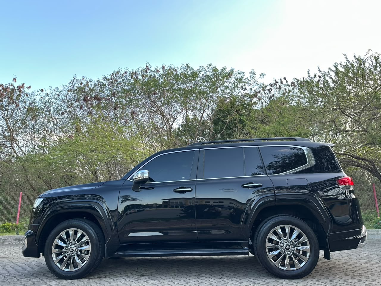 Toyota Landcruiser ZX thumbnail 11